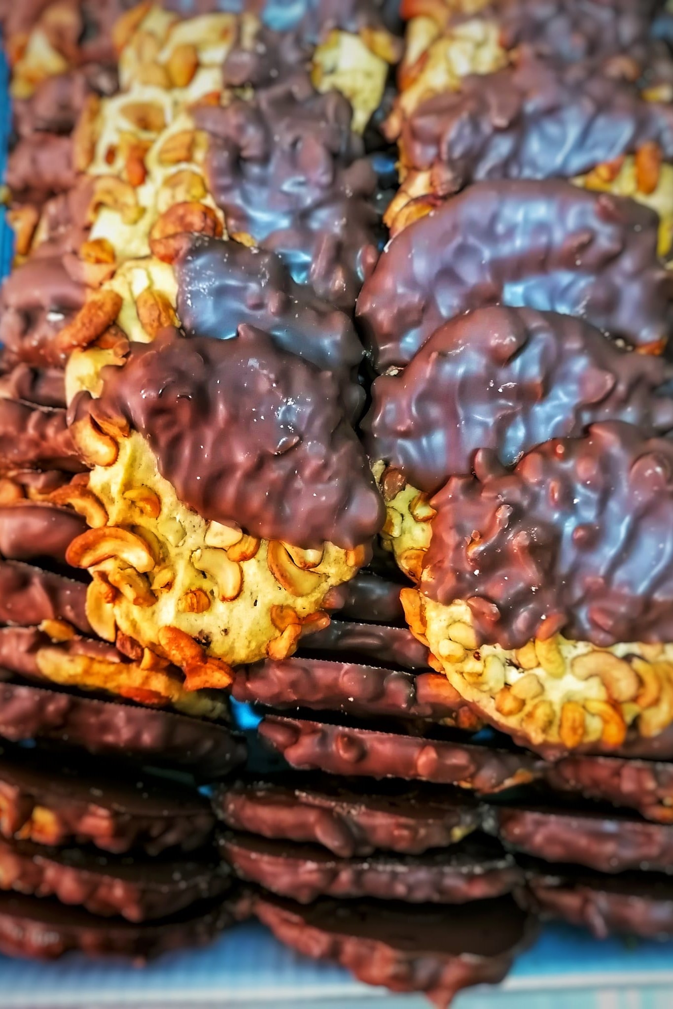 Cookies με κάσιους και σοκολάτα γάλακτος